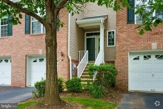 Building Photo - 40 Kennedy Ct