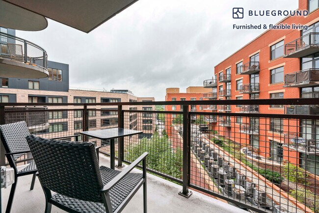 Foto del edificio - 1128 N Irving St