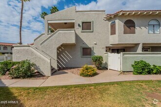 Building Photo - 850 S River Dr