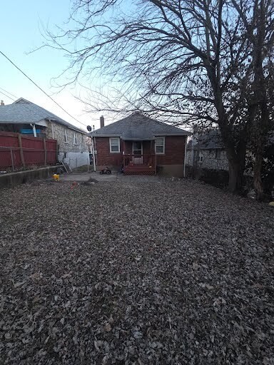 Building Photo - 3009 Gary Dr