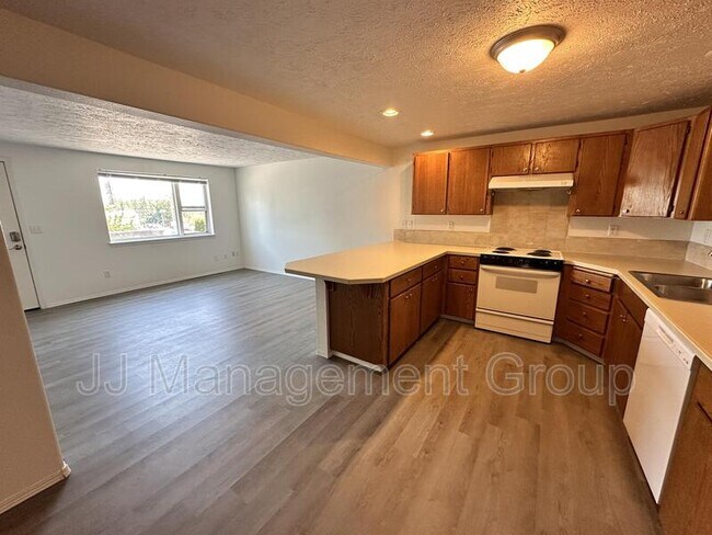 Building Photo - 1215 2nd Street