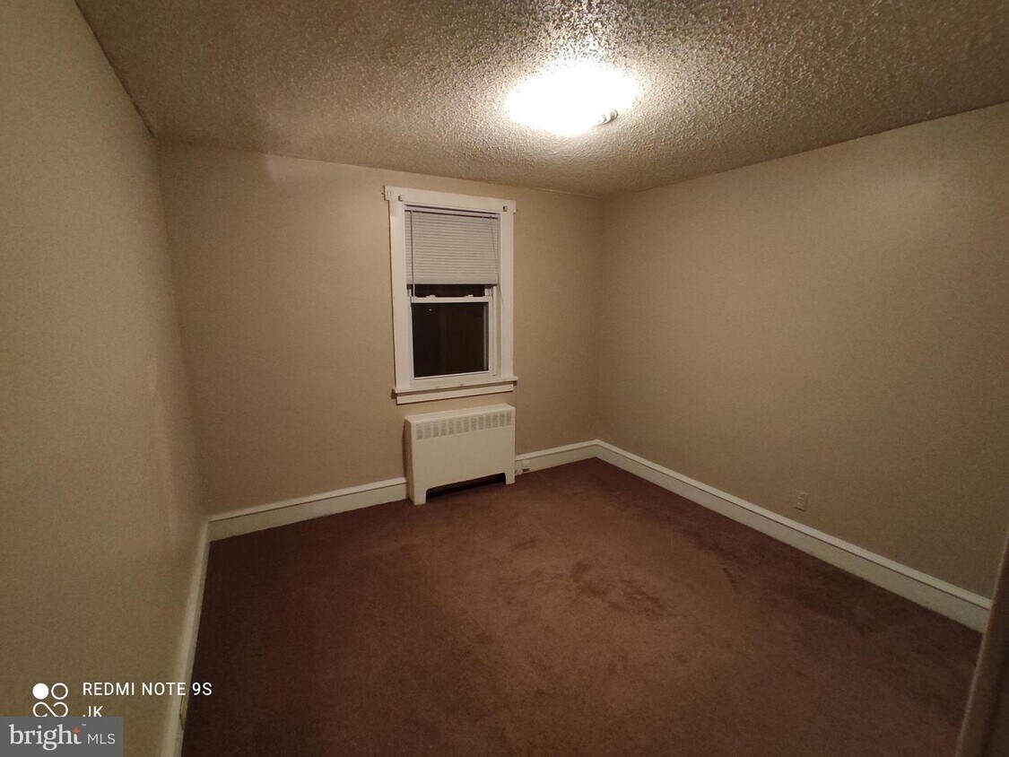 221 W Broad St, Greenwich Township, NJ 08027 House for Rent in