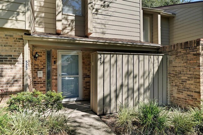 Building Photo - 525 Oak Haven Dr