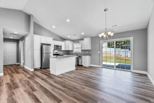 Building Photo - Newer House In Cape Girardeau