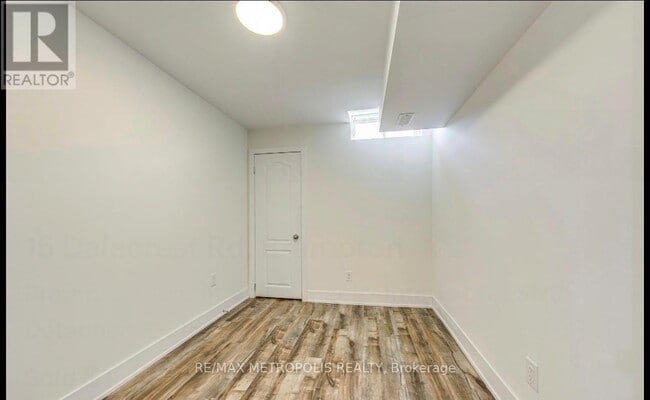 Building Photo - 15 Dalecrest Rd