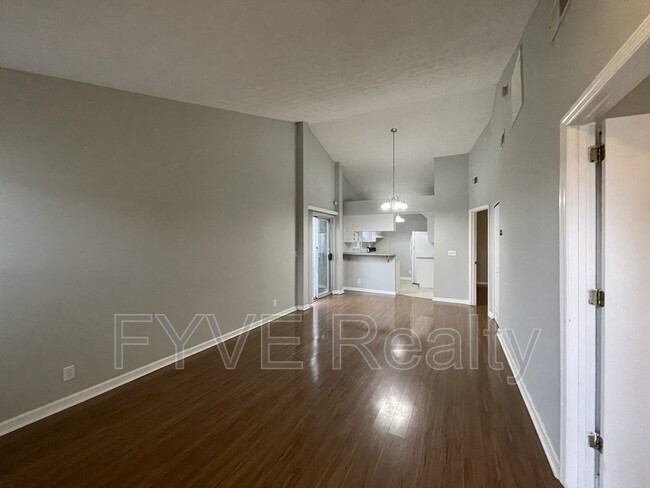 Foto del edificio - 211 White Oak Ct