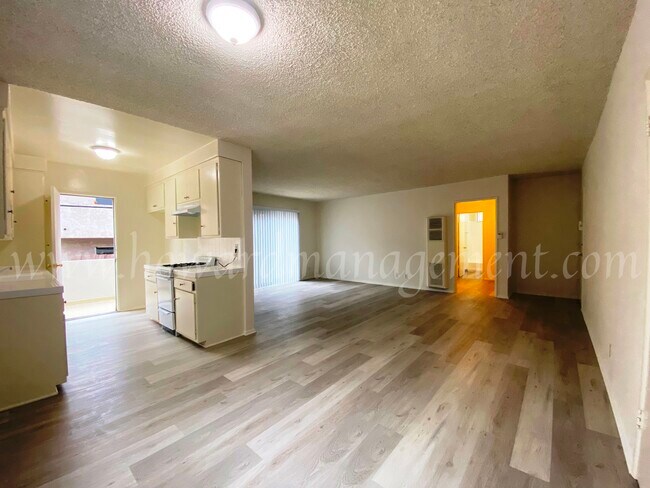 Building Photo - 3637 Mentone Ave