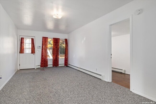 Foto del edificio - 16 Soccer Rd