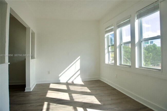 Foto del edificio - 501 SW 6th Ct