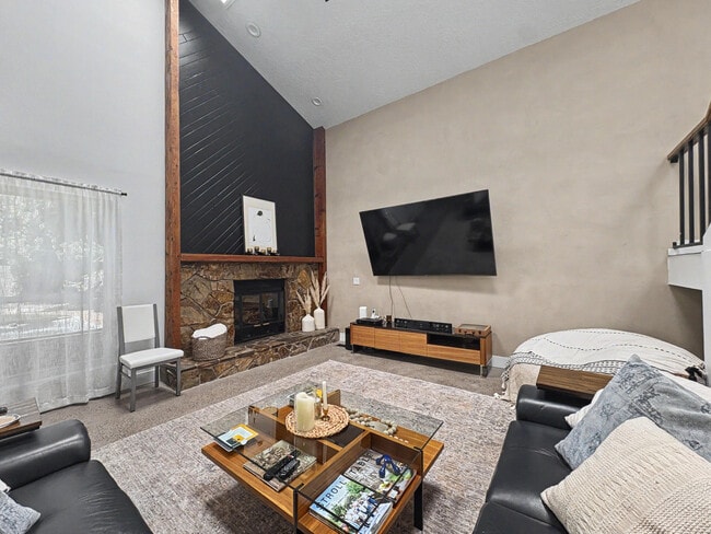 Building Photo - 9608 Merion Cir NE