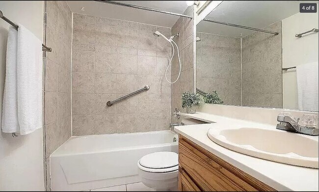 Foto del edificio - 15402 N 28th St