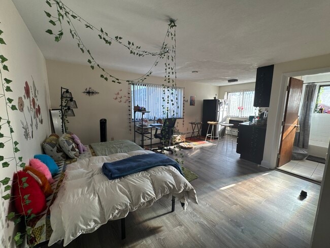 Building Photo - 5 Chester St