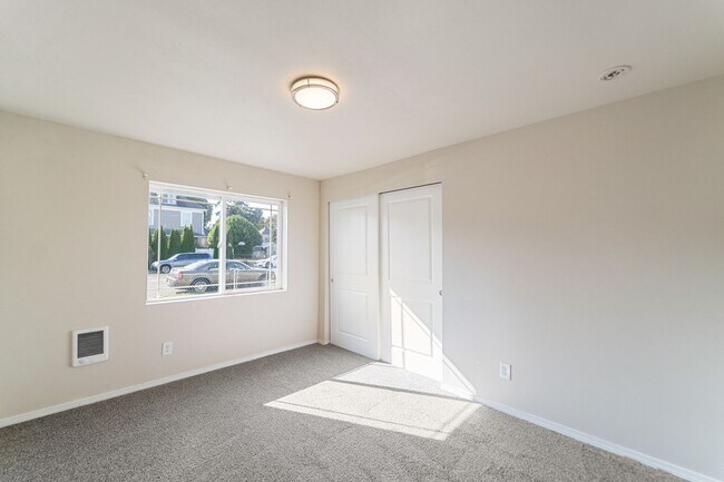 Foto del edificio - MOVE-IN SPECIAL! $500 plus Security Deposi...