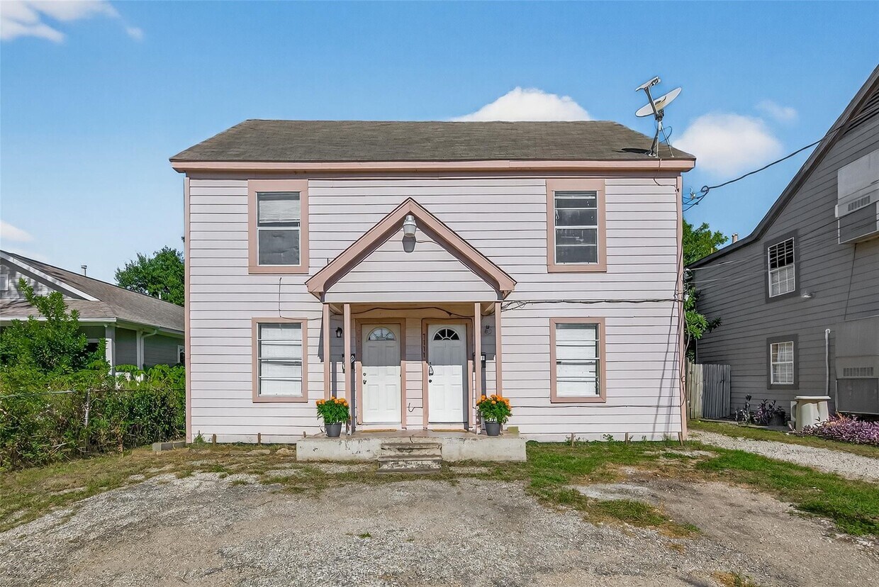 Foto principal - 7111 Myrtle St