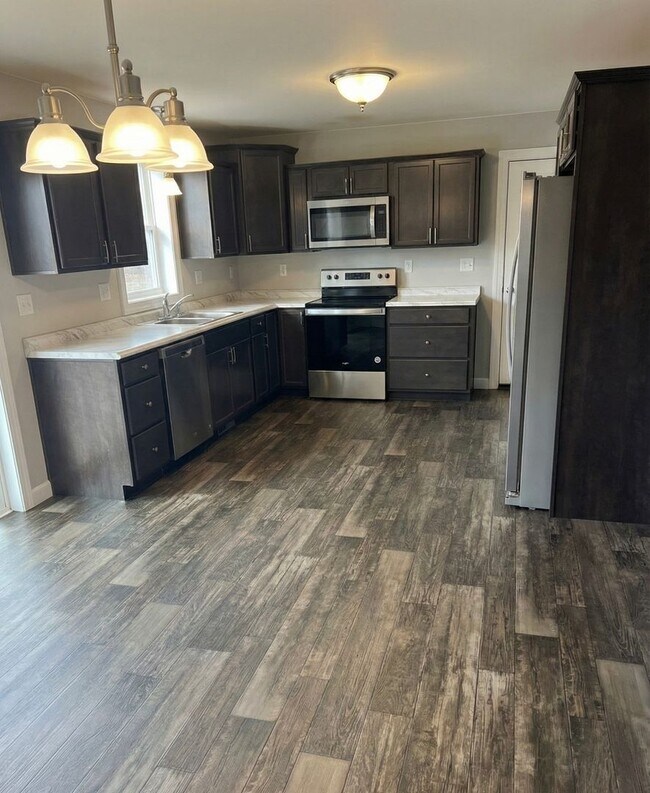 Building Photo - 206 Woodridge Dr