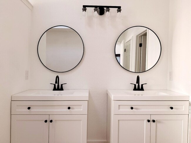 Foto del edificio - 1706 Woodwind Ln