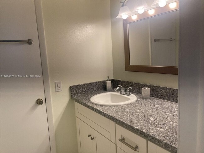 Photo - 10300 Coral Wy Apartment
