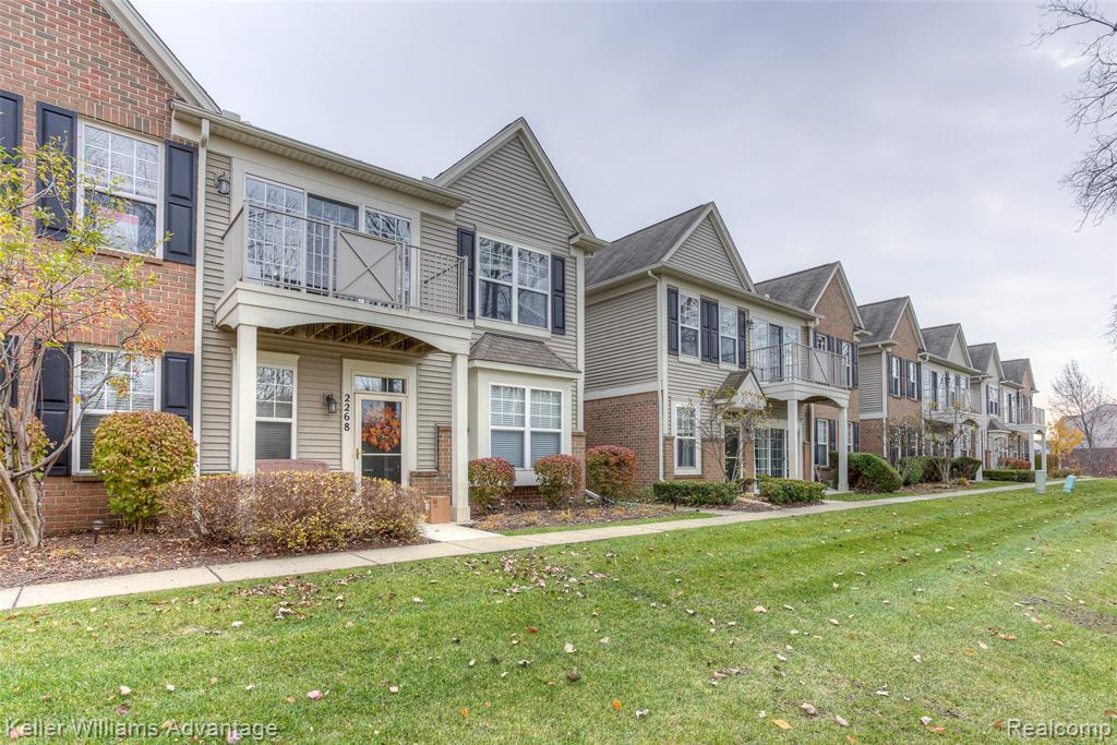 1994 Pinecroft Dr, Canton, MI 48188 Condo for Rent in Canton, MI
