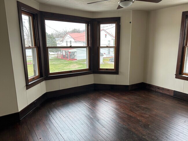 Primary suite - 21 E Spruce St