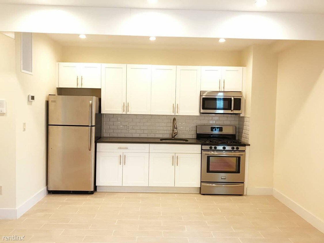 Foto principal - 3103 31st Ave