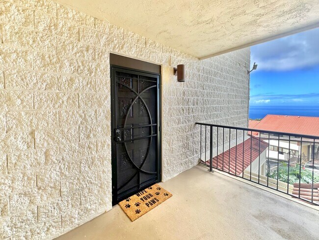 Foto del edificio - Furnished 2 bedroom 2 bath condo 2 assigned parking stalls