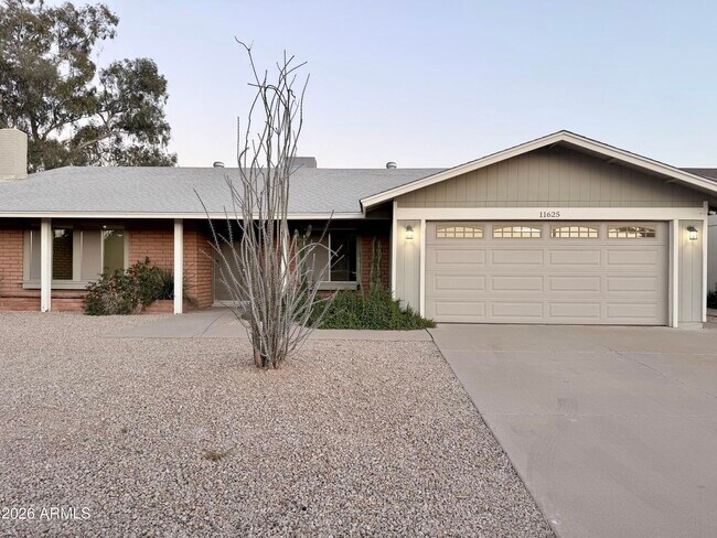 LAS FOTOS SON DE LA CASA SIN AMUEBLAR - 11625 S Mohave St