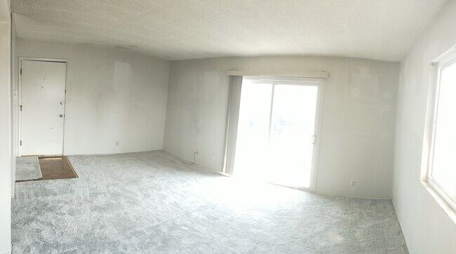 Building Photo - 117 Adler Ave