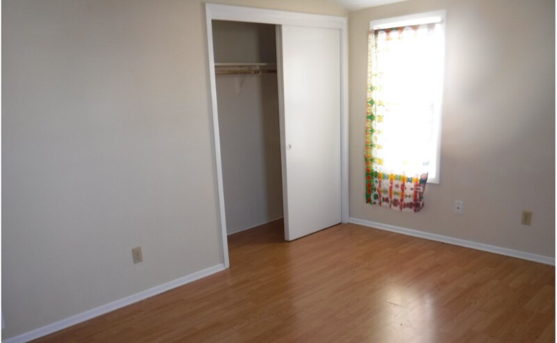 Foto del edificio - 513 N Oak Ave
