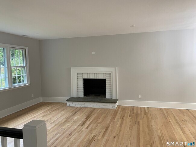 Foto del edificio - 65 Cherry Ln