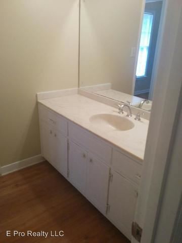 Building Photo - 4 br, 2 bath House - 1025 Mote Rd