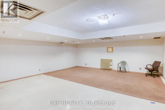 Building Photo - 475-475 Laurier Ave W