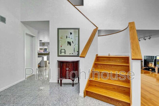 Foto del edificio - 2 Carlyle Dr