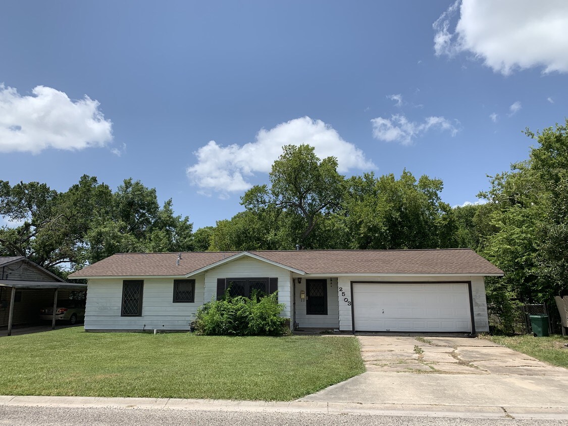 2503 Fannin Dr, Victoria, TX 77901 House Rental in Victoria, TX