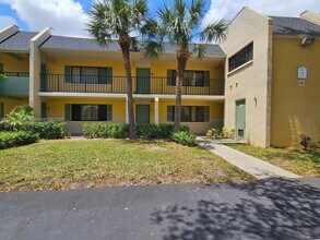 Building Photo - 605 Meadows Cir