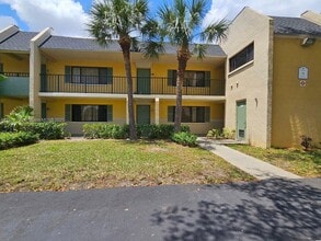 Building Photo - 605 Meadows Cir
