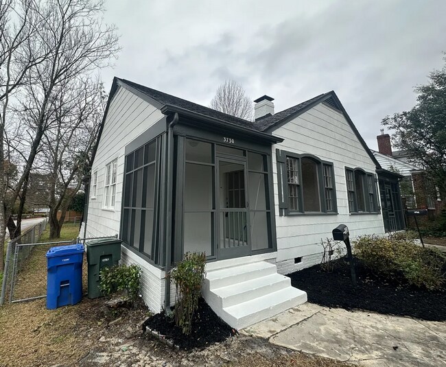 Building Photo - Fully Renovated 1-Bedroom Duplex in the Heart of Shandon – Minutes from USC & Fort Jackson! - 373...