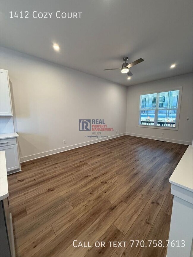 Foto del edificio - 1412 Cozy Ct. SE