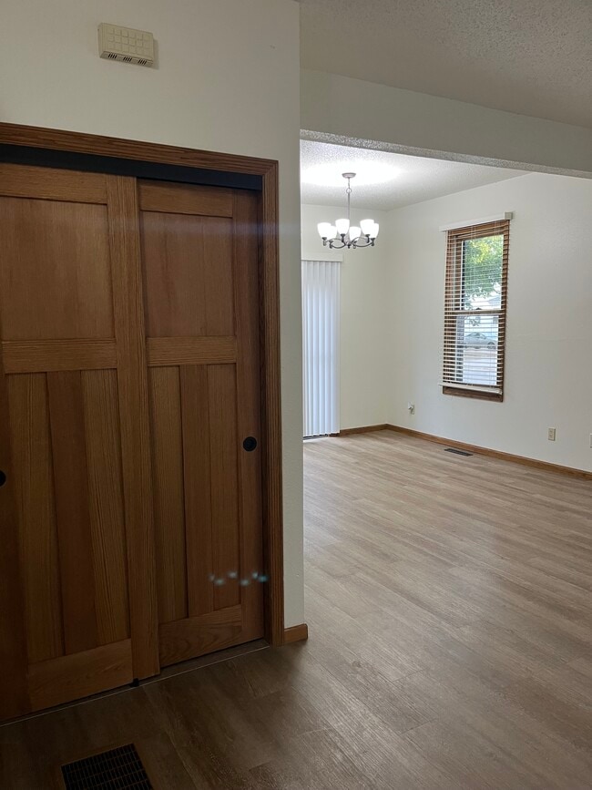 Building Photo - 401 9th St S