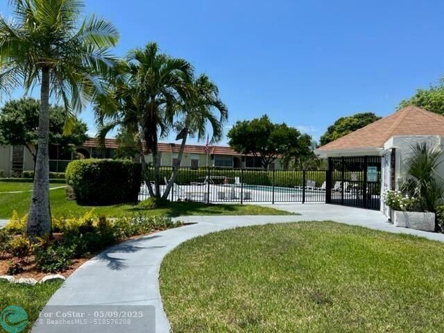 Foto del edificio - 22775-22766 SW 66th Ave
