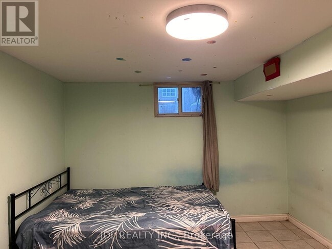 Building Photo - 62 Newlands Ave