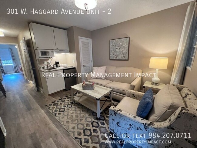 Building Photo - 301 W Haggard Ave