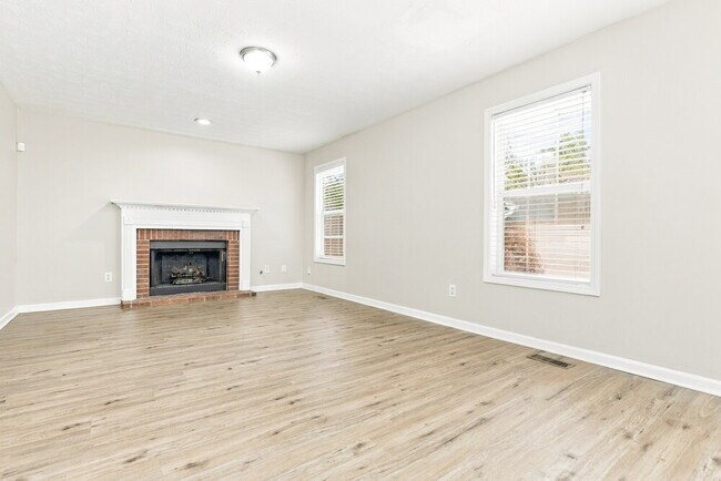 Building Photo - 2915 Emerson Lake Dr