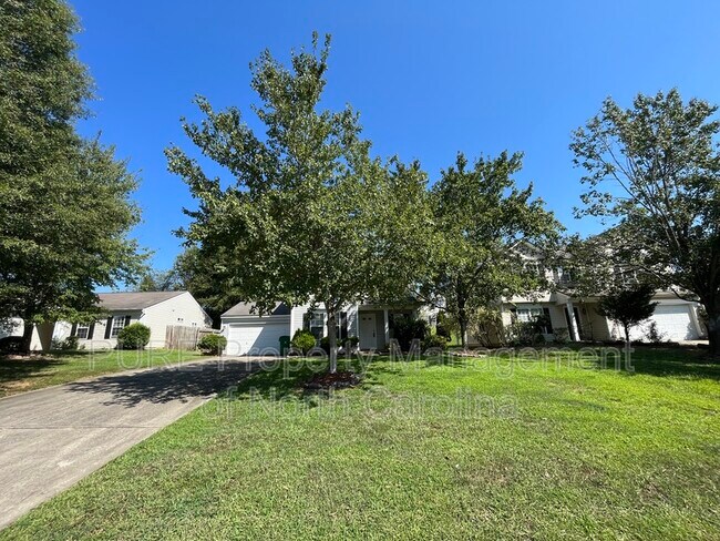 Foto del edificio - 5737 Shining Oak Ln