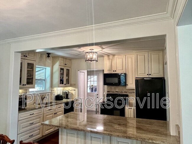 Foto del edificio - 820 Inwood Terrace