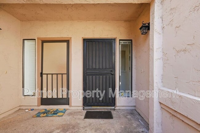 Building Photo - 9708-9708 E Vía Linda