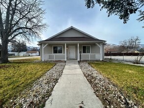 Building Photo - 801 N 4th St