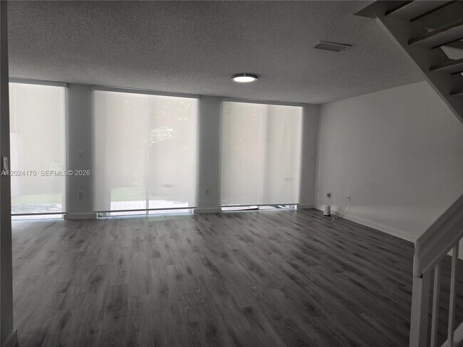Foto del edificio - 9835 NW 43rd Terrace