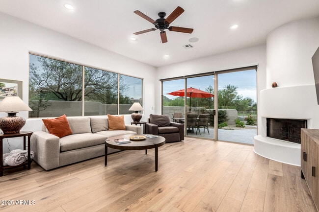 Building Photo - 7485 E Tumbleweed Dr