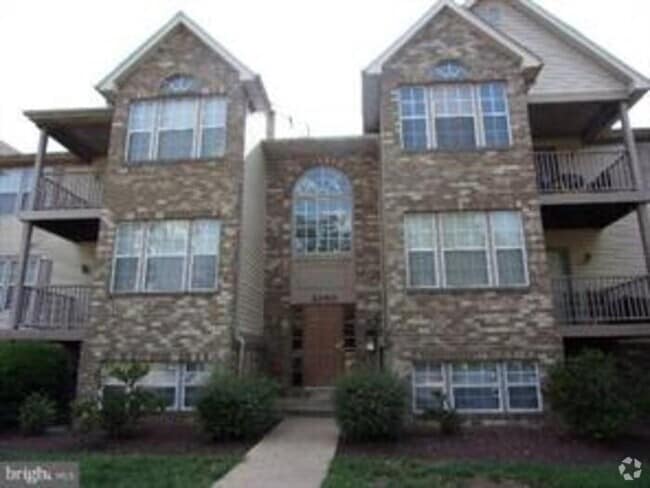 Building Photo - 2040 Alice Ave