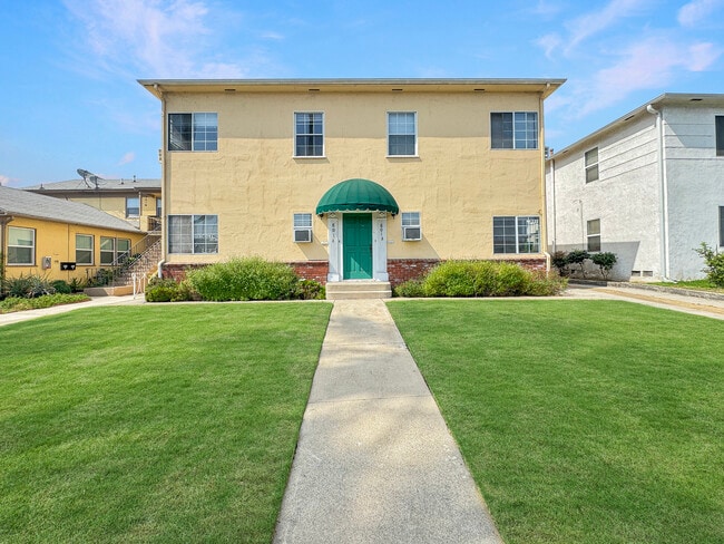 Building Photo - 803 W Glenoaks Blvd